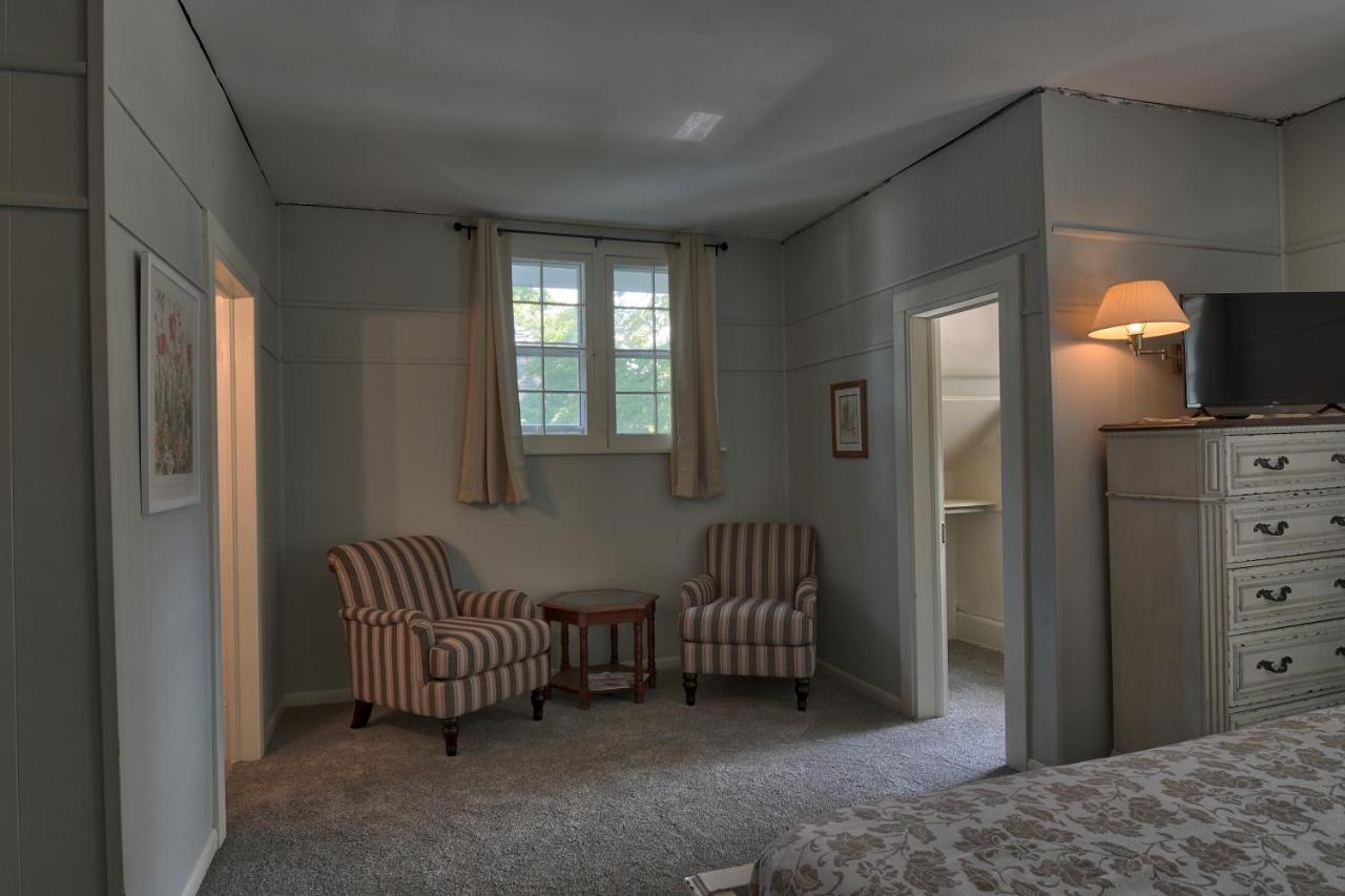 Charlevoix House Bed and Breakfast Exteriör bild