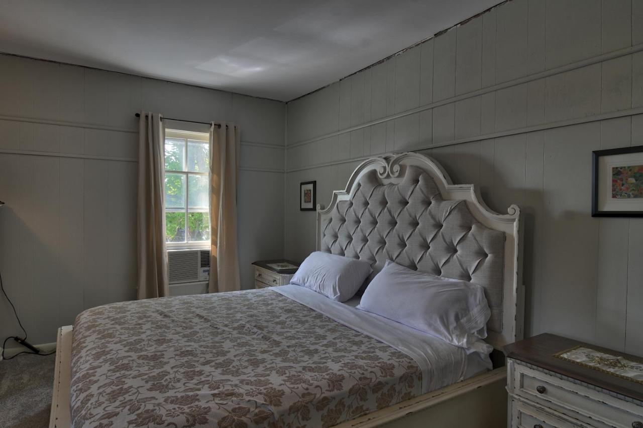 Charlevoix House Bed and Breakfast Exteriör bild
