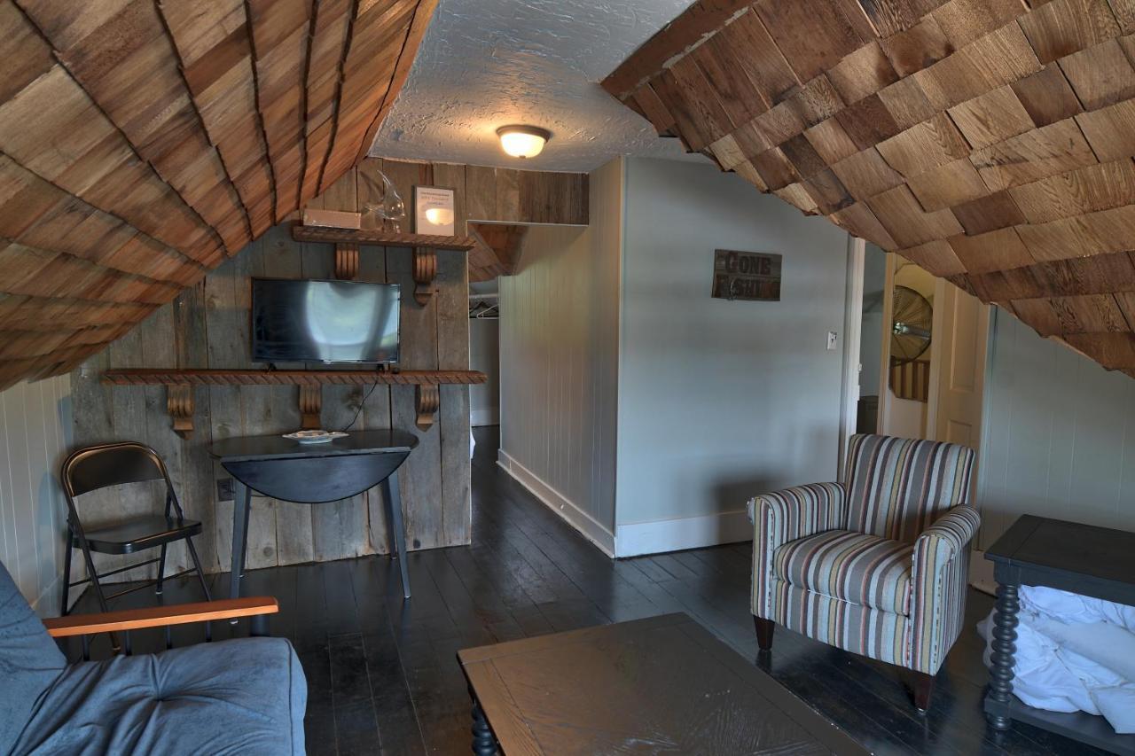 Charlevoix House Bed and Breakfast Exteriör bild